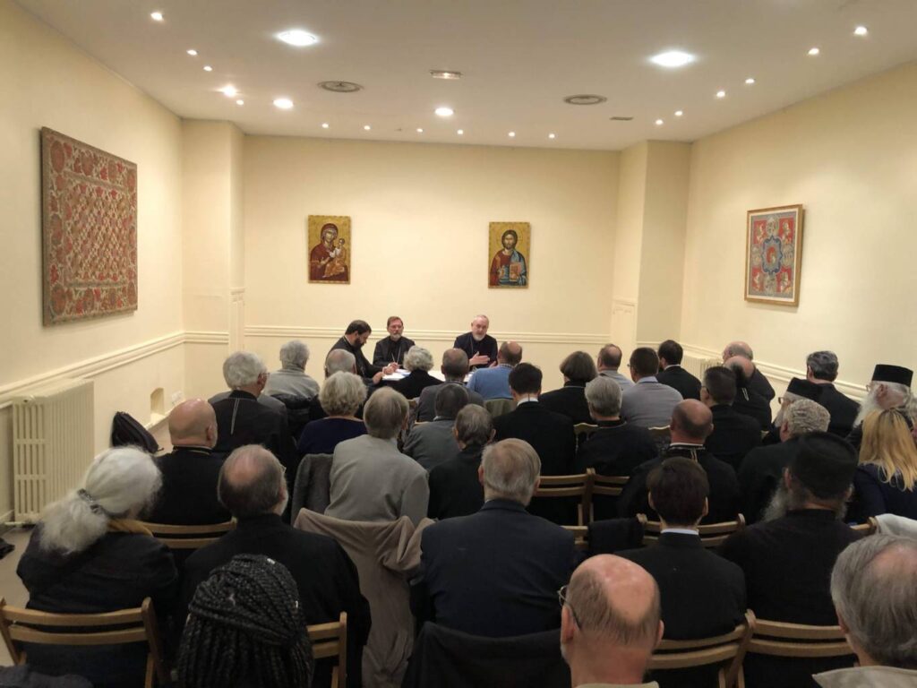 Συνεδρίαση κληρικών και λαϊκών της πρώην Εξαρχίας στο Παρίσι