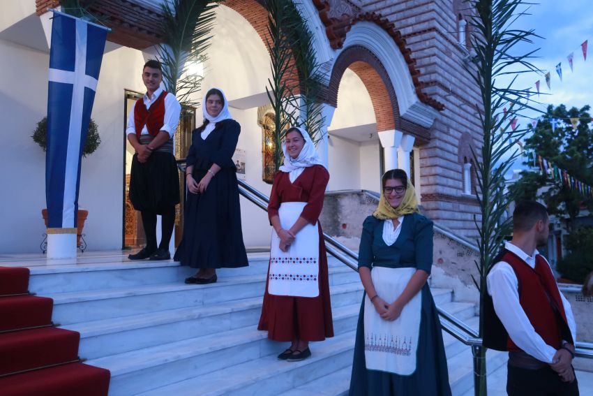 Περιμένοντας τον Άγιο Νεκτάριο