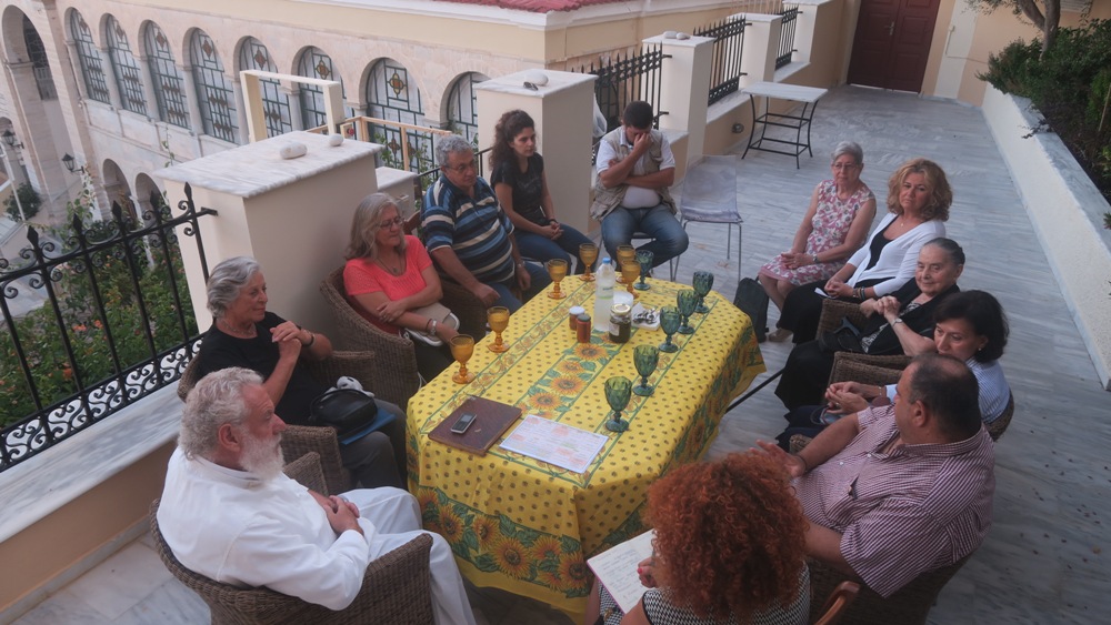 Συνάντηση Σεβασμιωτάτου Σύρου με τους συνεργάτες του 95,4 FM