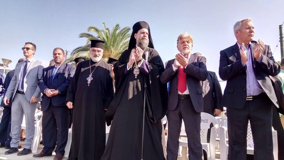 Ο Μητροπολίτης Ν. Ιωνίας χειροκρότησε τους μαθητές που παρέλασαν
