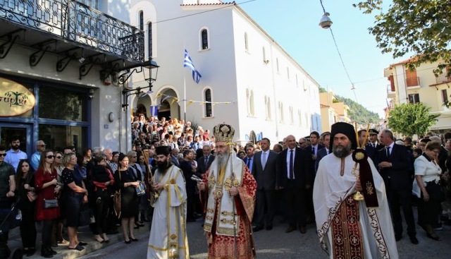 Πλήθος πιστών τίμησε τον «Αφέντη Άη-Δημήτρη» της Ναυπάκτου