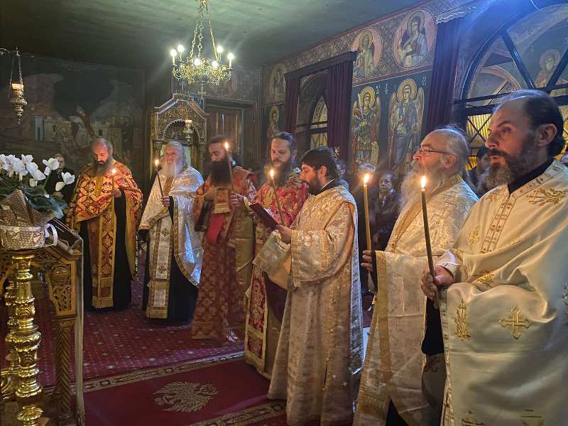 Ιερά Αγρυπνία στην Ευαγγελίστρια Γρεβενών (ΦΩΤΟ)