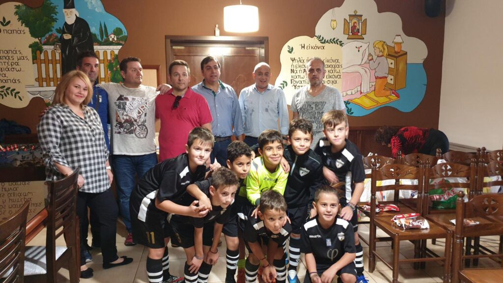 Ένα τουρνουά ποδοσφαίρου με εισητήριο τρόφιμα για τους αδελφούς