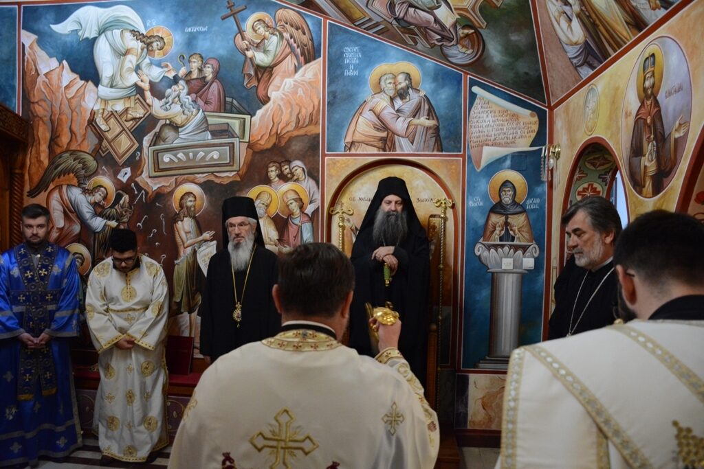 Славско сабрање у Крагујевачкој богословији увеличао чин монашког пострига професора Јована Прокина