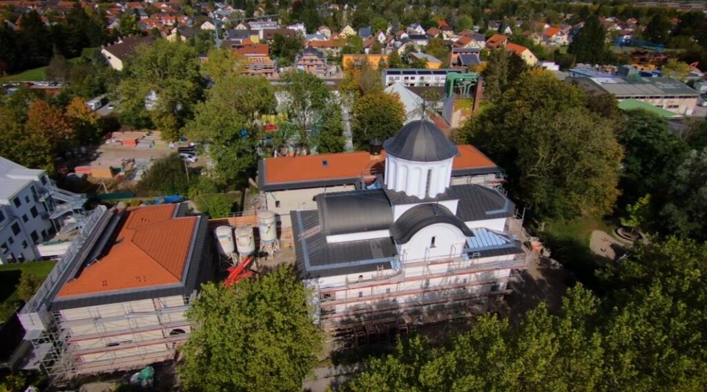 Cum arată Aşezământul Bisericesc din München la doi ani de la începerea lucrărilor de construcție