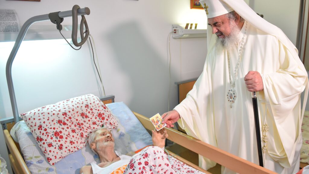 Patriarhul României a îndemnat să devenim „mâinile iubirii milostive a lui Dumnezeu”