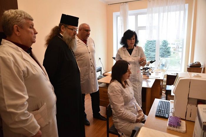 Украјински митрополит Лука подарио 7 хиљада долара за дечју болницу