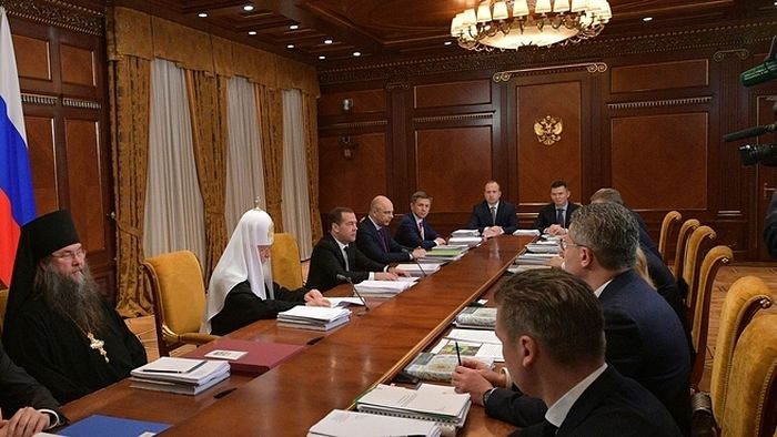 Святейший Патриарх Кирилл и председатель Правительства РФ Д.А. Медведев возглавили итоговое заседание Попечительского совета фонда по восстановлению Ново-Иерусалимского монастыря