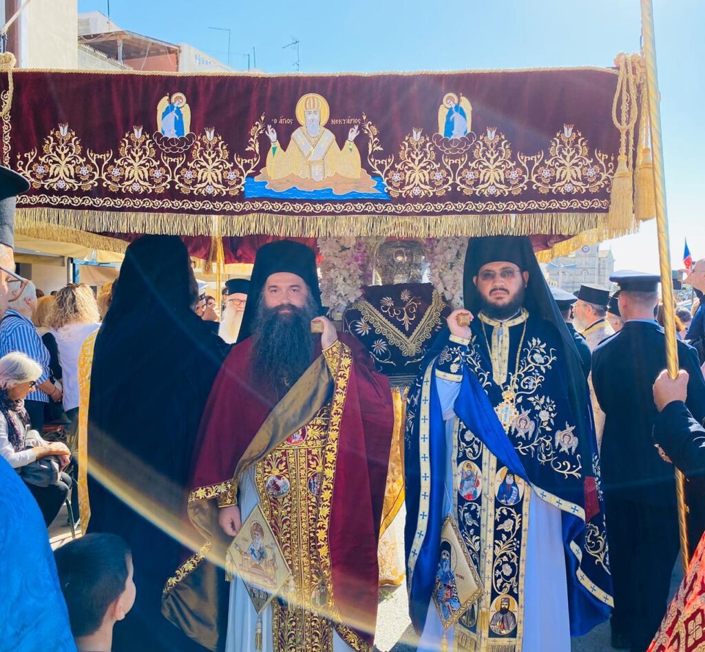 Eghina: Mii de pelerini au participat la sărbătoarea Sfântului Nectarie