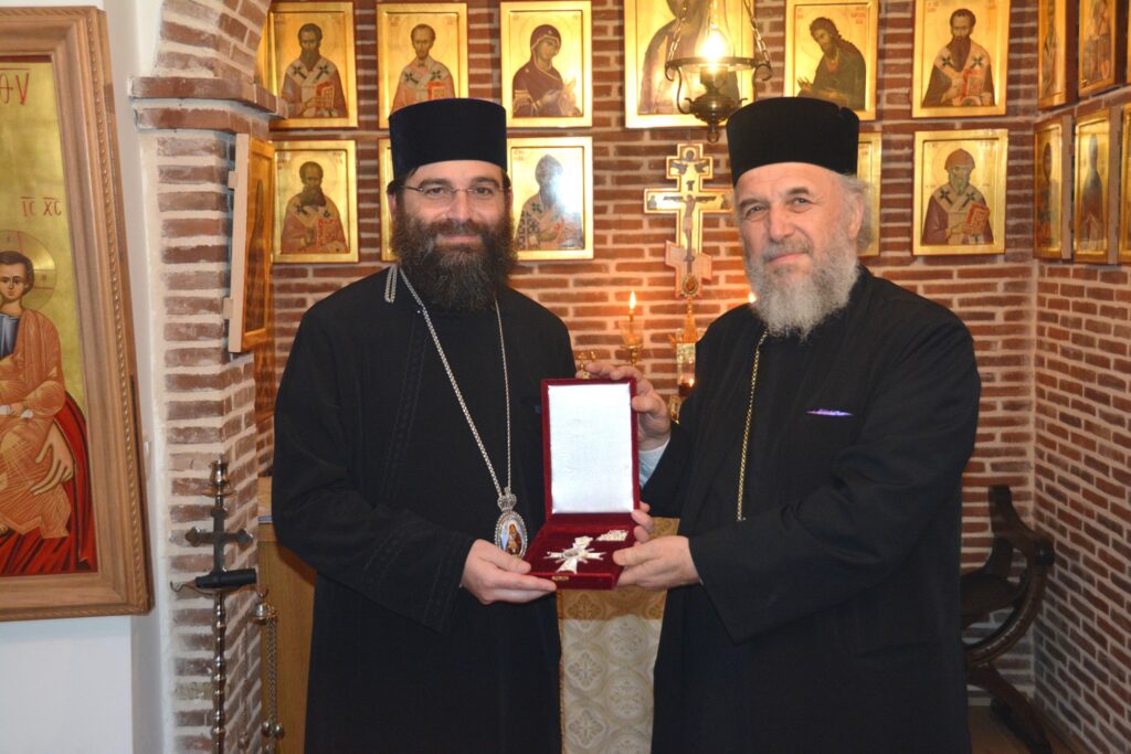 Episcopul Timotei al Spaniei și Portugaliei, distins cu „Crucea Sfântului Andrei” a Arhiepiscopiei Dunării de Jos