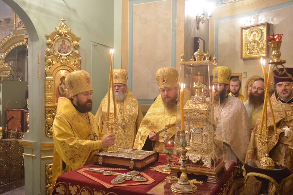Митрополит Иларион совершил богослужение на московском подворье Православной Церкви Чешских земель и Словакии