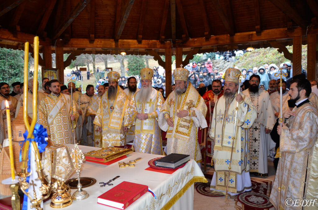 Părintele Arsenie Boca a fost pomenit la Mănăstirea Prislop