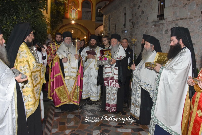 Πιστοί απ’ όλη την Ελλάδα στην Ι.Μ. Οσίου Δαυίδ του Γέροντος