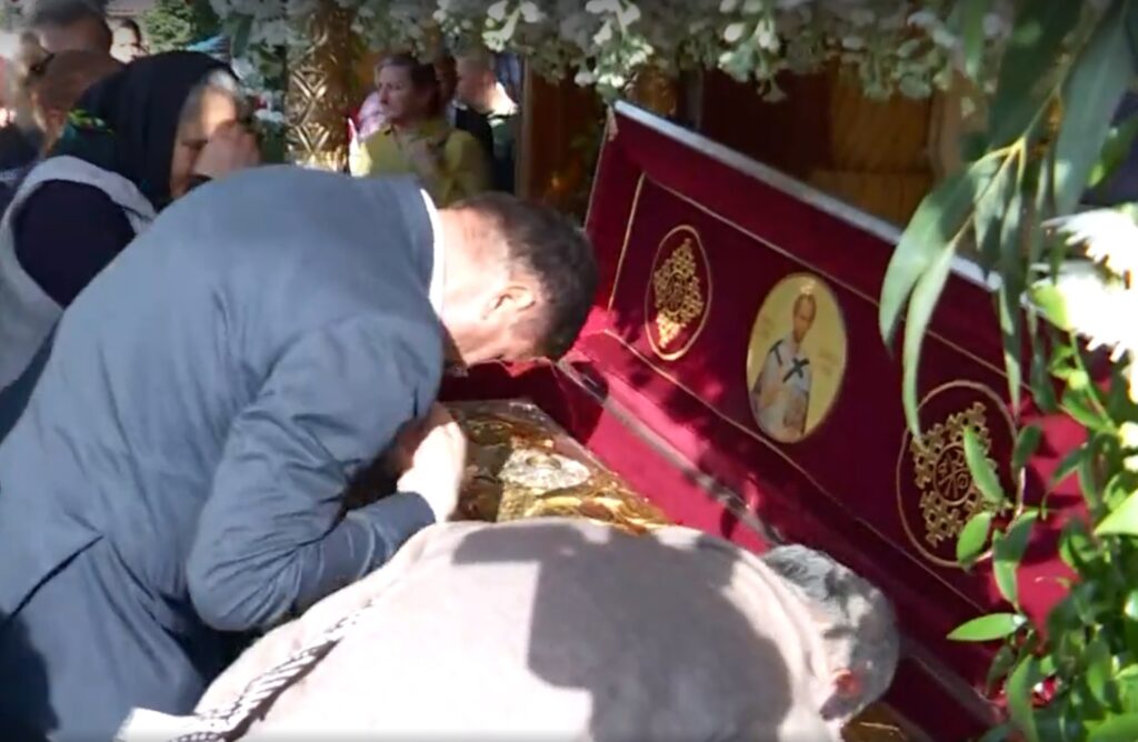 Paraclisul CMN: Racla cu moaștele Sf. Ioan Gură de Aur a fost așezată pentru închinarea credincioşilor
