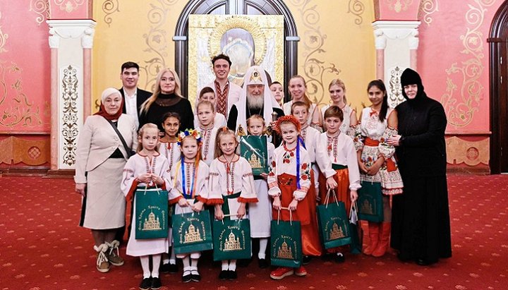 Ο Πατρ. Μόσχας και οι μικροί προσκυνητές της Ουκρανίας