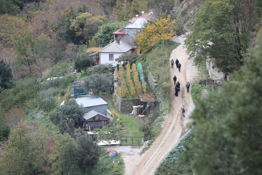 PHOTOJOURNAL: Στη Λακκοσκήτη του Περιβολιού της Παναγίας