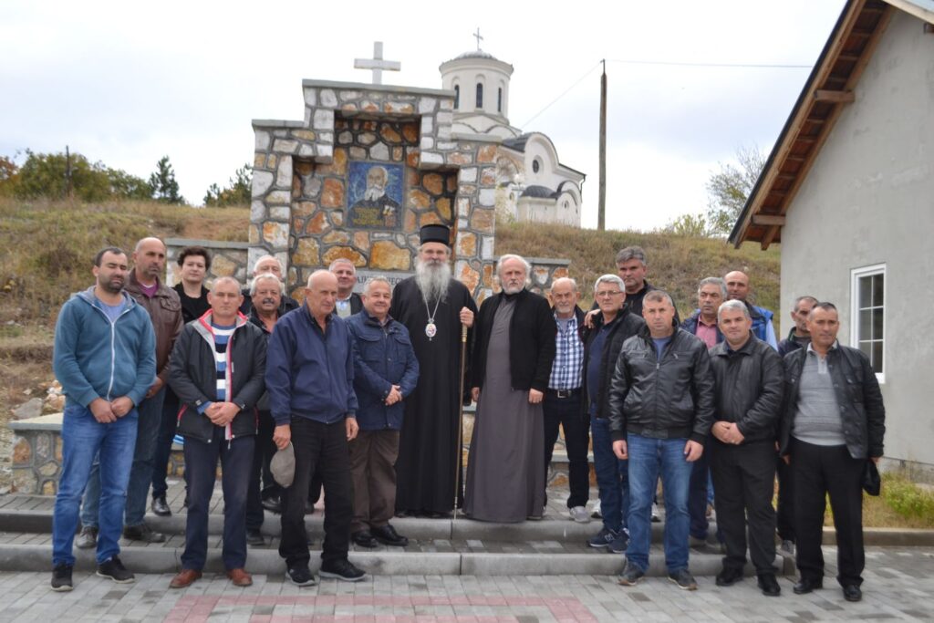 Владика Теодосије богослужио у Коретишту код Гњилана