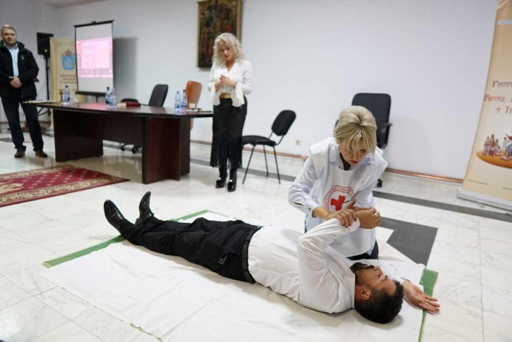 Curs de prim ajutor pentru preoți și cântăreți bisericești