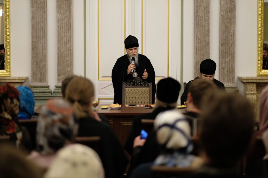 Епископ Пантелеимон: Наша задача – победить тьму в своем сердце и утвердить добродетели милосердия, любви и добра