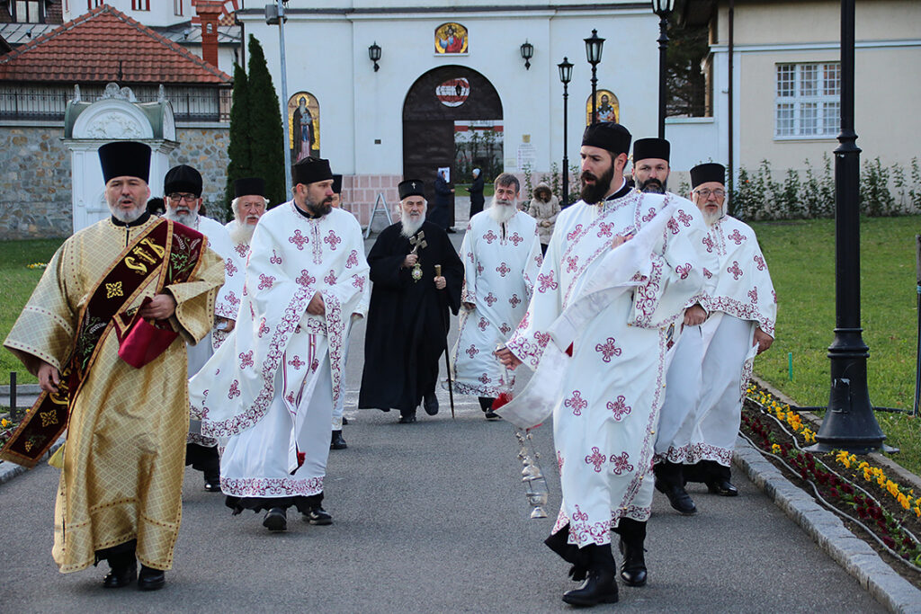 Патријарх Иринеј освештао нови храм у Раковици