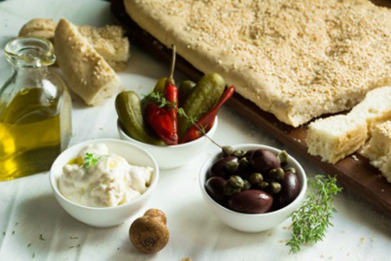 Në datën 15 Nëntor nis Kreshma 40 ditore si parapërgatitje për Festën e madhe të Krishtlindjes në datën 25 Dhjetor