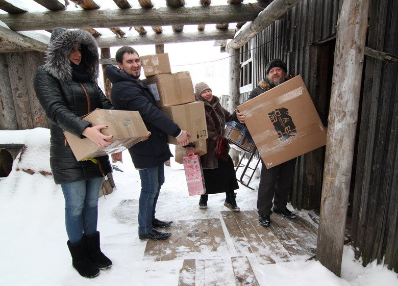 Традиционная рождественская акция «Подарите детям праздник!» стартовала в Ново-Тихвинском монастыре