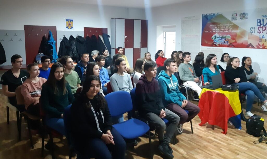 Proiecție de film educativ, organizată de ATOR Banatul de Munte