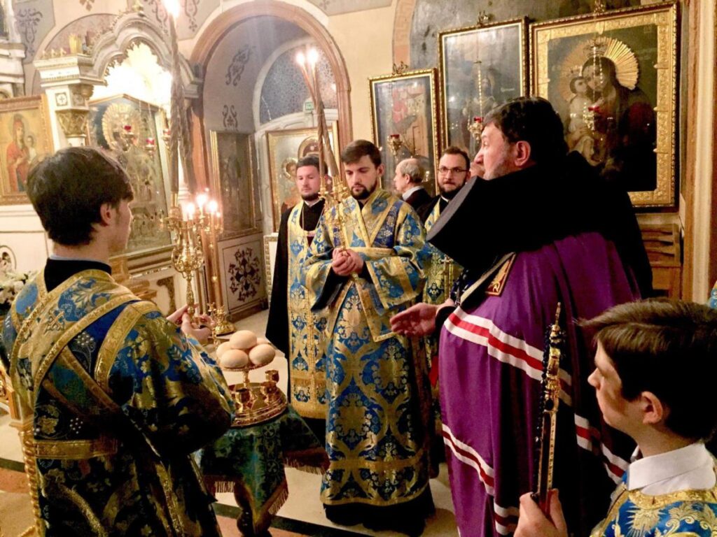 Москва: Навечерје празника иконе Богородице Казанске