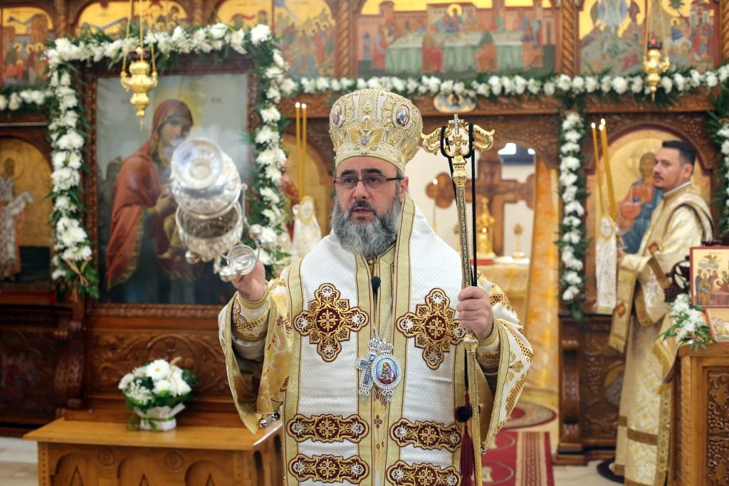 Arhiepiscopul Ciprian îndeamnă la conştientizarea valorii vieţii şi a timpului