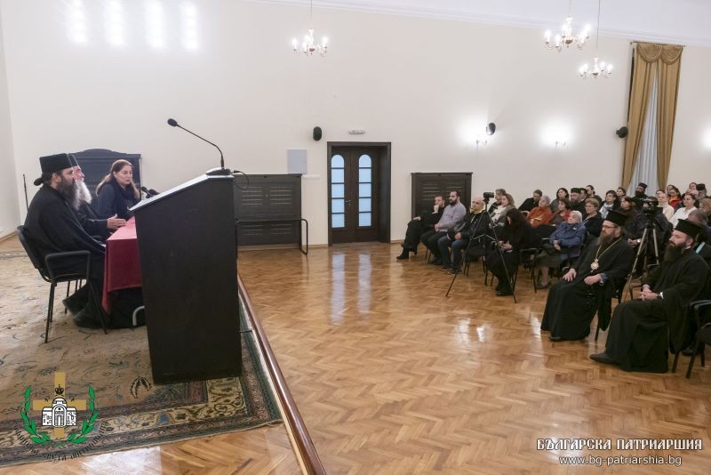 La împlinirea a 155 de ani, Colegiul ploieștean I.L. Caragiale nu și-a uitat ocrotitorii spirituali