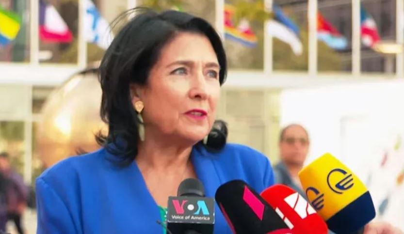 Саломе Зурабишвили о заявлениях бывшего митрополита Петра – Это оскорбление народа, нашей культуры, традиций, той истории, на которой стоит Грузия и независимость Грузии