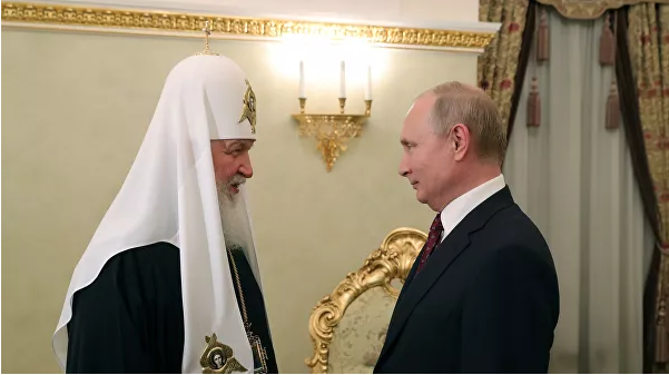 Путин поздравил патриарха Кирилла с днем рождения