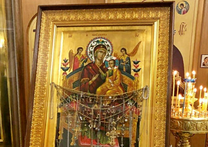 В Успенском соборе на ВИЗе пребывает икона Божией Матери «Всецарица» со Святой Горы Афон