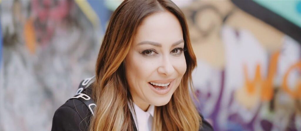 Η Μελίνα Ασλανίδου «ΚΑΤΑ ΤΗΣ ΦΤΩΧΕΙΑΣ» στην Ι.Μ. Πειραιώς