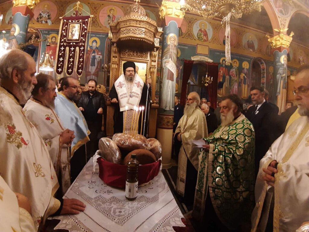 Ο Μητροπολίτης Λαρίσης στο ομώνυμο χωριό των Αγίων Αναργύρων