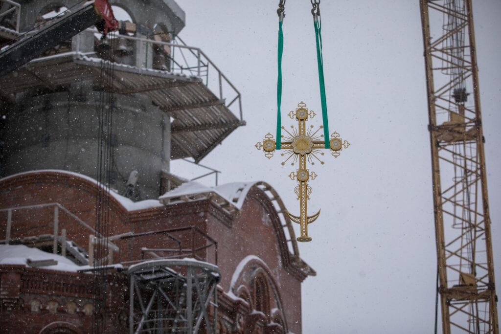 Στη θέση του σταυρός σε ναό της Ρωσίας μετά από 90 χρόνια
