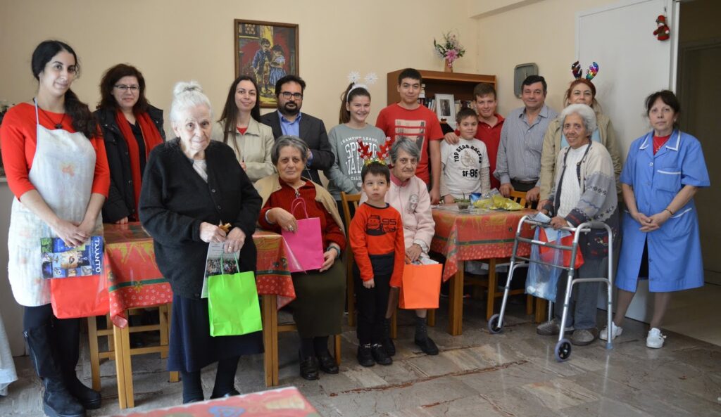 Τα παιδιά κοντά στους “σοφούς” ανθρώπους της τρίτης ηλικίας