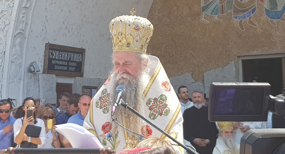 Владика Јоаникије: Бранићемо се у сваком селу, светиње неће да падну у руке безбожника