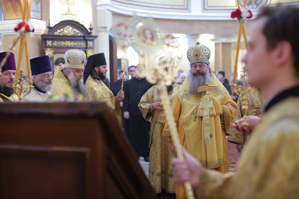 Митрополит Кирилл совершил Божественную литургию в Успенском храме в Верхней Пышме