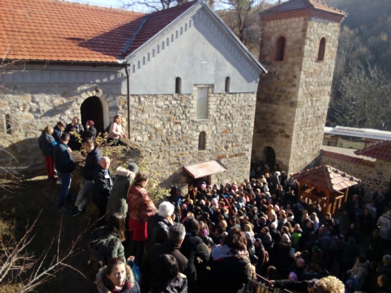 Највећи број верника на слави у Девичу у последњe две деценије