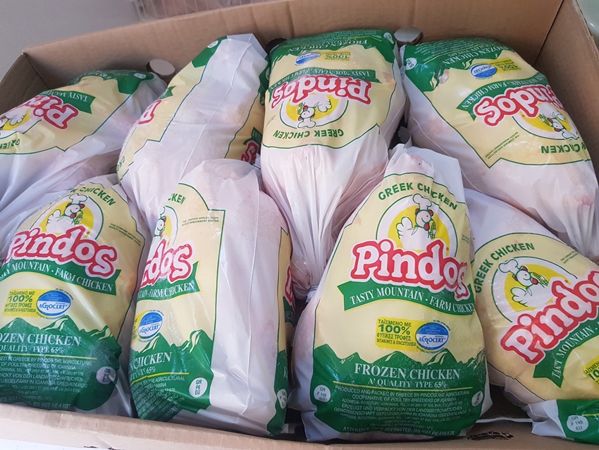 Έναν τόνο κοτόπουλα προσέφερε η Ι.Μ.Μ. Βατοπαιδίου