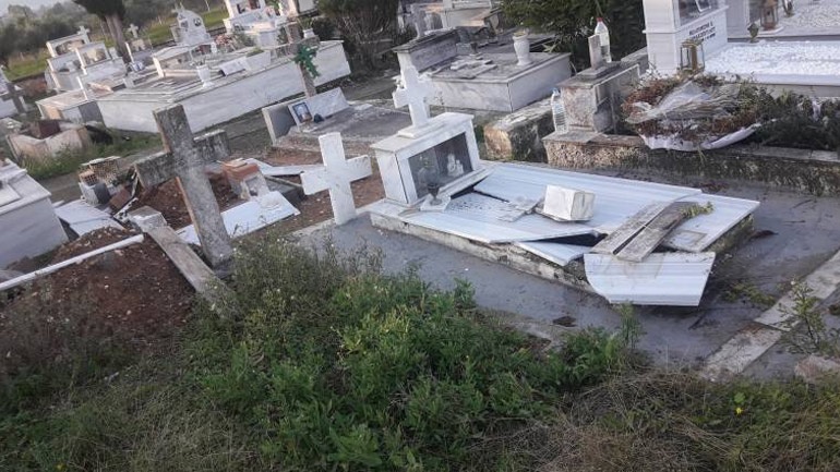 Βεβήλωσαν κοιμητήριο στην Μεσσηνία