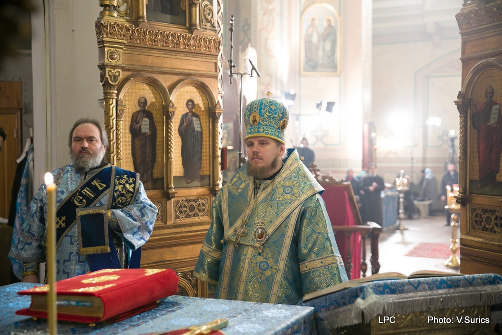 Совершено Архиерейское богослужение в день Введения во храм Пресвятой Богородицы