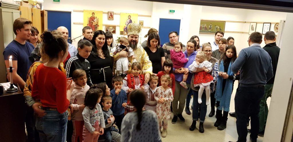 Daruri de Crăciun din Episcopia Europei de Nord pentru copilașii sărmani din România