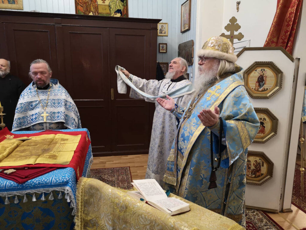 ЕПИСКОП КАРАКАССКИЙ И ЮЖНО-АМЕРИКАНСКИЙ ИОАНН СОВЕРШИЛ БОЖЕСТВЕННУЮ ЛИТУРГИЮ В ГОРОДЕ ВАЛГА