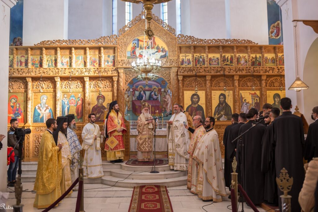 Dhimbje, shpresë dhe solidaritet, Kryepiskopi Anastas shkoi përsëri në Durrësin e goditur nga tërmeti –