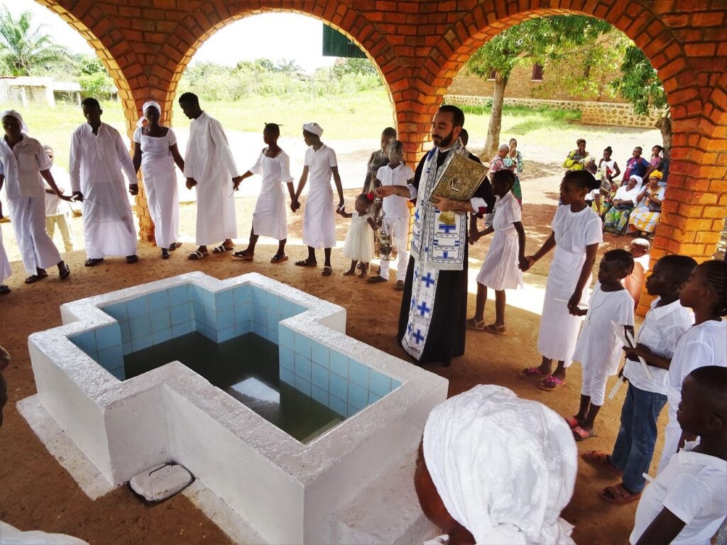 Τριάντα νέες βαπτίσεις στα βάθη της “Μαύρης” Ηπείρου