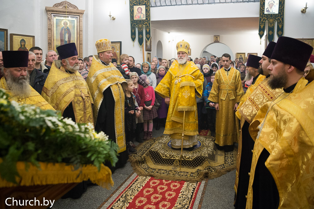 В канун дня памяти святителя Николая Чудотворца митрополит Павел совершил всенощное бдение в Никольском храме микрорайона Сокол города Минска
