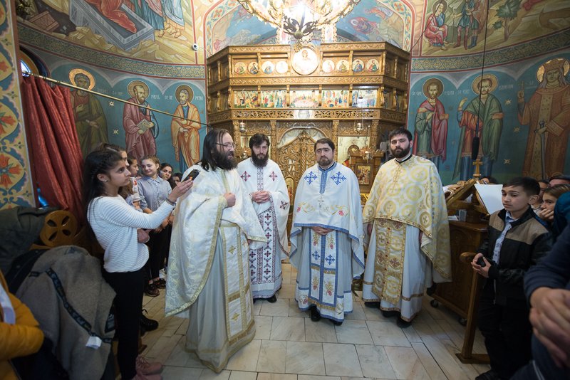 „Brațe părintești” întinse lunar de Episcopia Italiei copiilor din România şi Republica Moldova