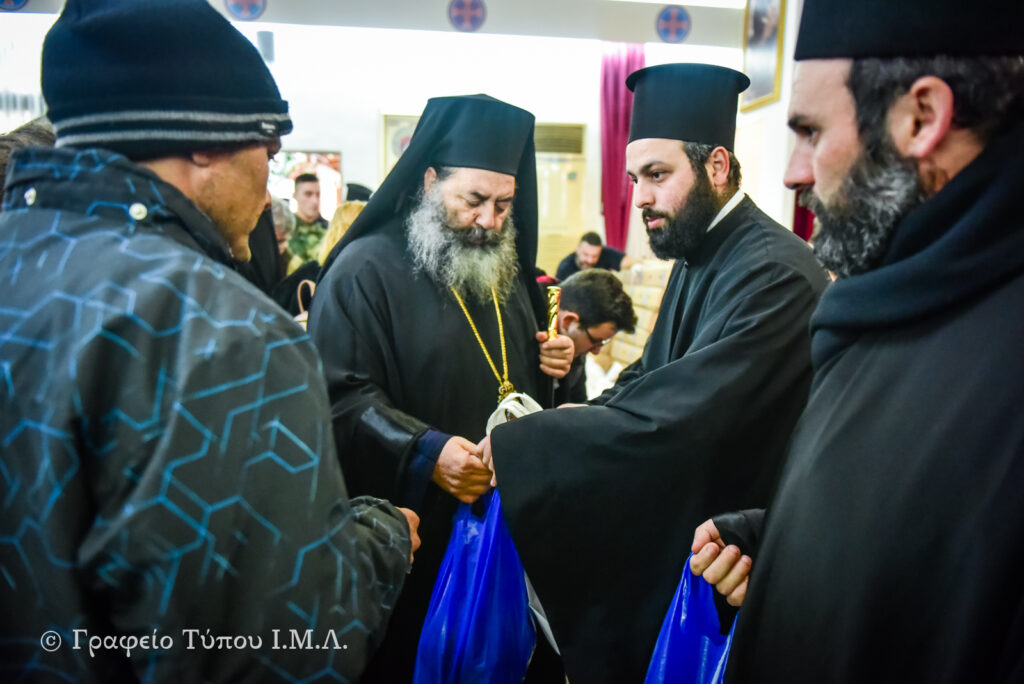 Δέματα αγάπης μοίρασε η Μητρόπολη Λαγκαδά